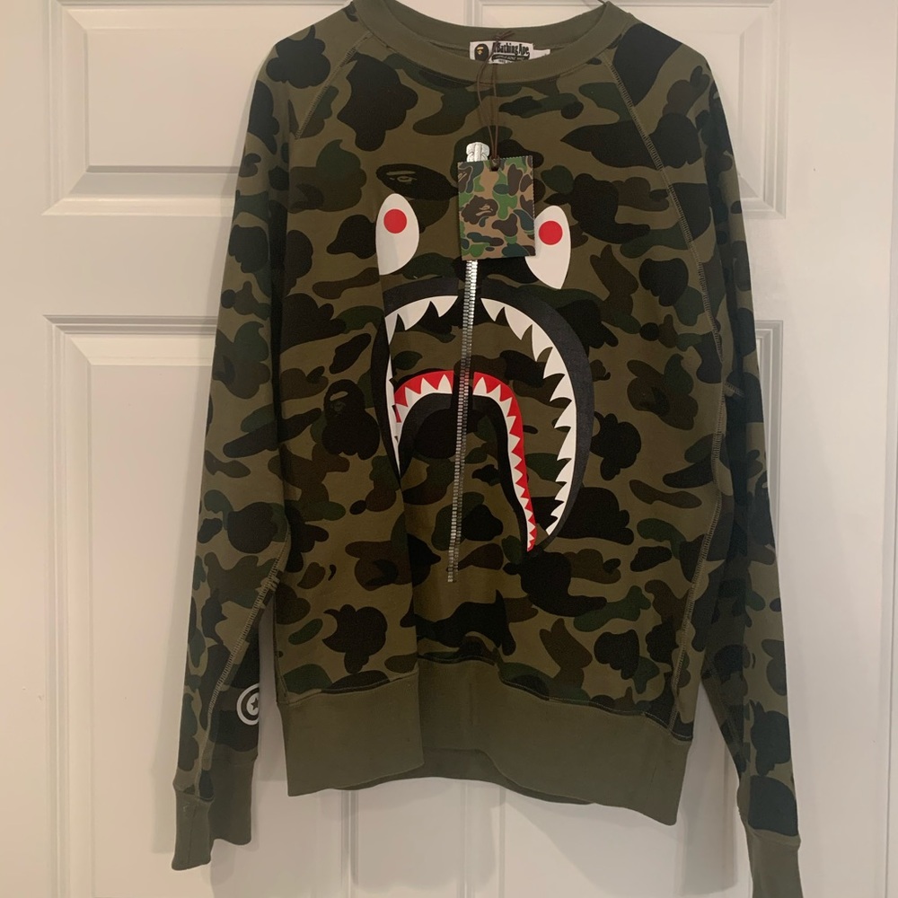 Sweatshirt